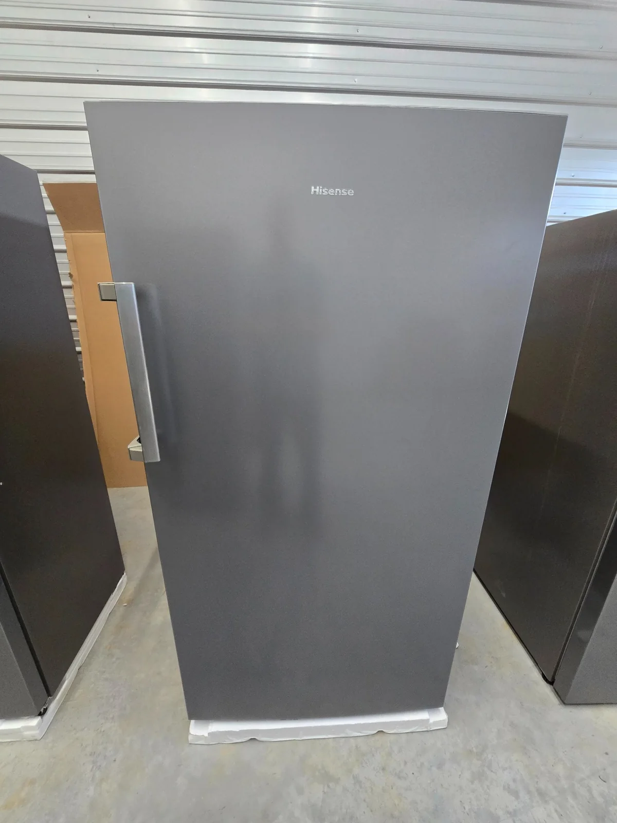 Hisense HFU171N1AVE 17.1 cu. ft. convertible upright freezer refrigerator